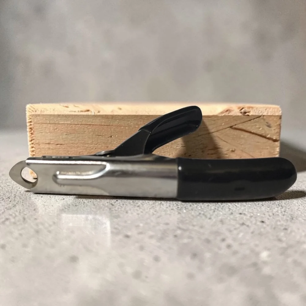 Pet Dog Cat Bird Nail Spring Loaded Stainless Steel Clippers Black Rubber Grip